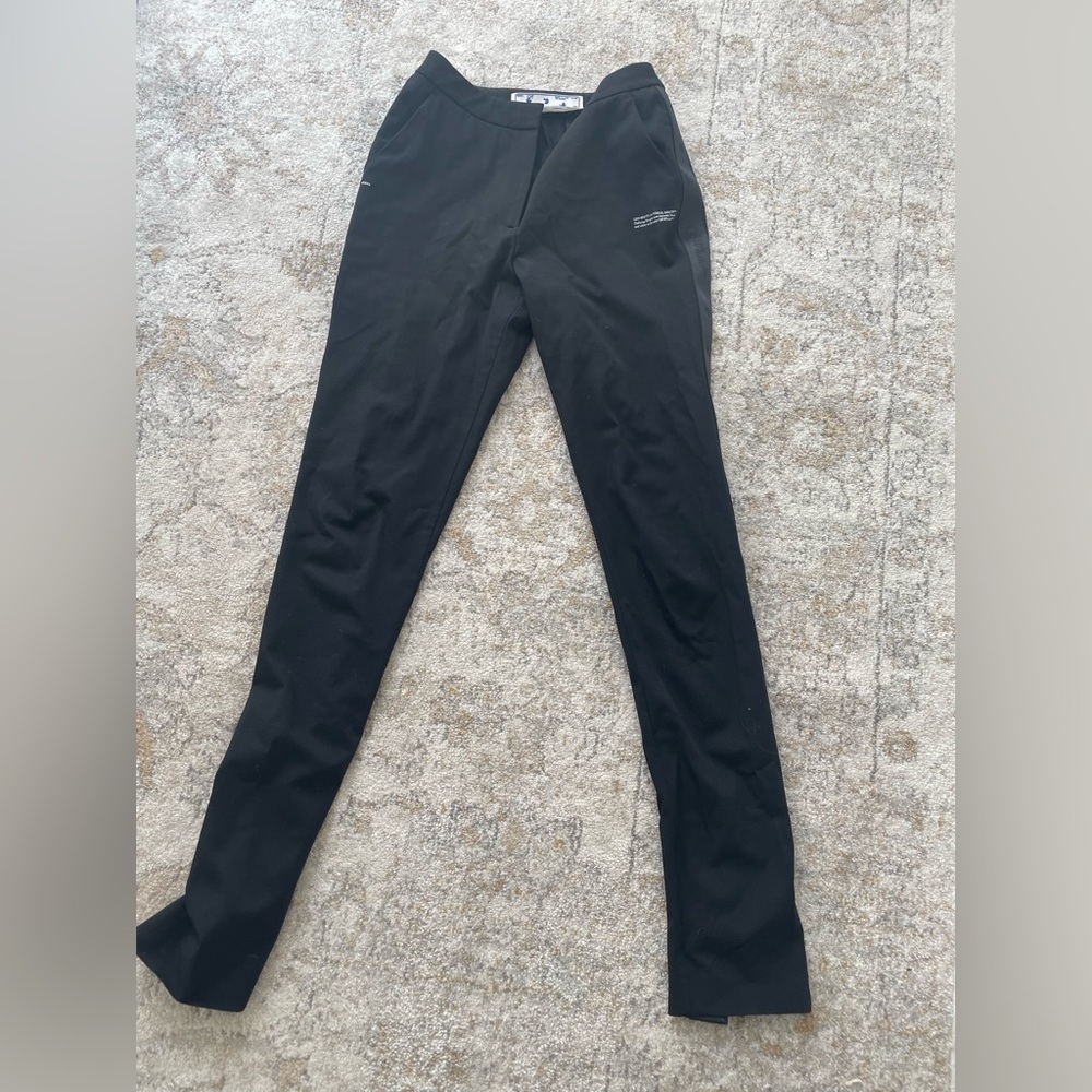 Off white size small women’s business pants